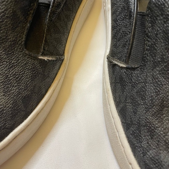 Michael Kors size 6 black slip on shoes - Picture 7 of 8